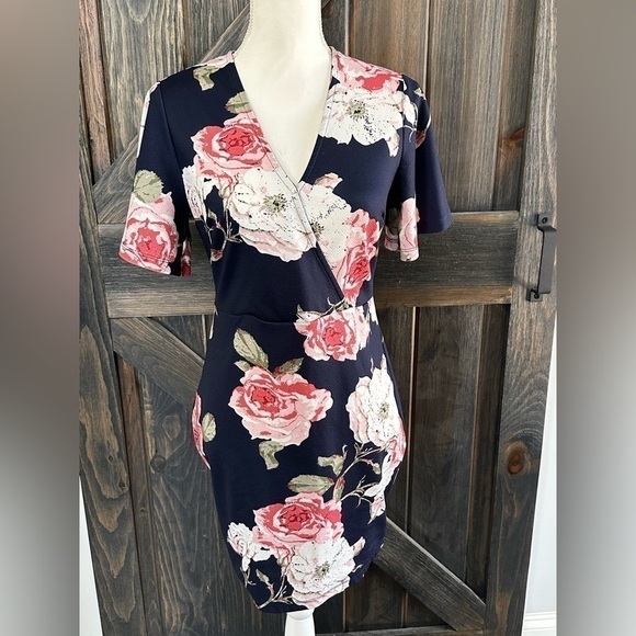 Shein Shirt Dress Floral Rose Pattern Short Sleeve V-Neck Mini Length Navy M - Picture 1 of 4